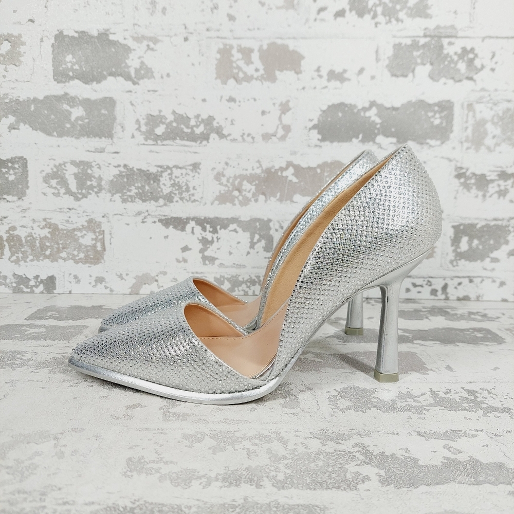 NEW Mia Ciana Silver Rhinestone Pointed Toe Pumps A878
